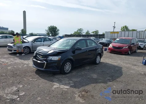 2020 Chevrolet Sonic Fwd Lt из США, поврежденный, VIN 1G1JD5SB6L4107919